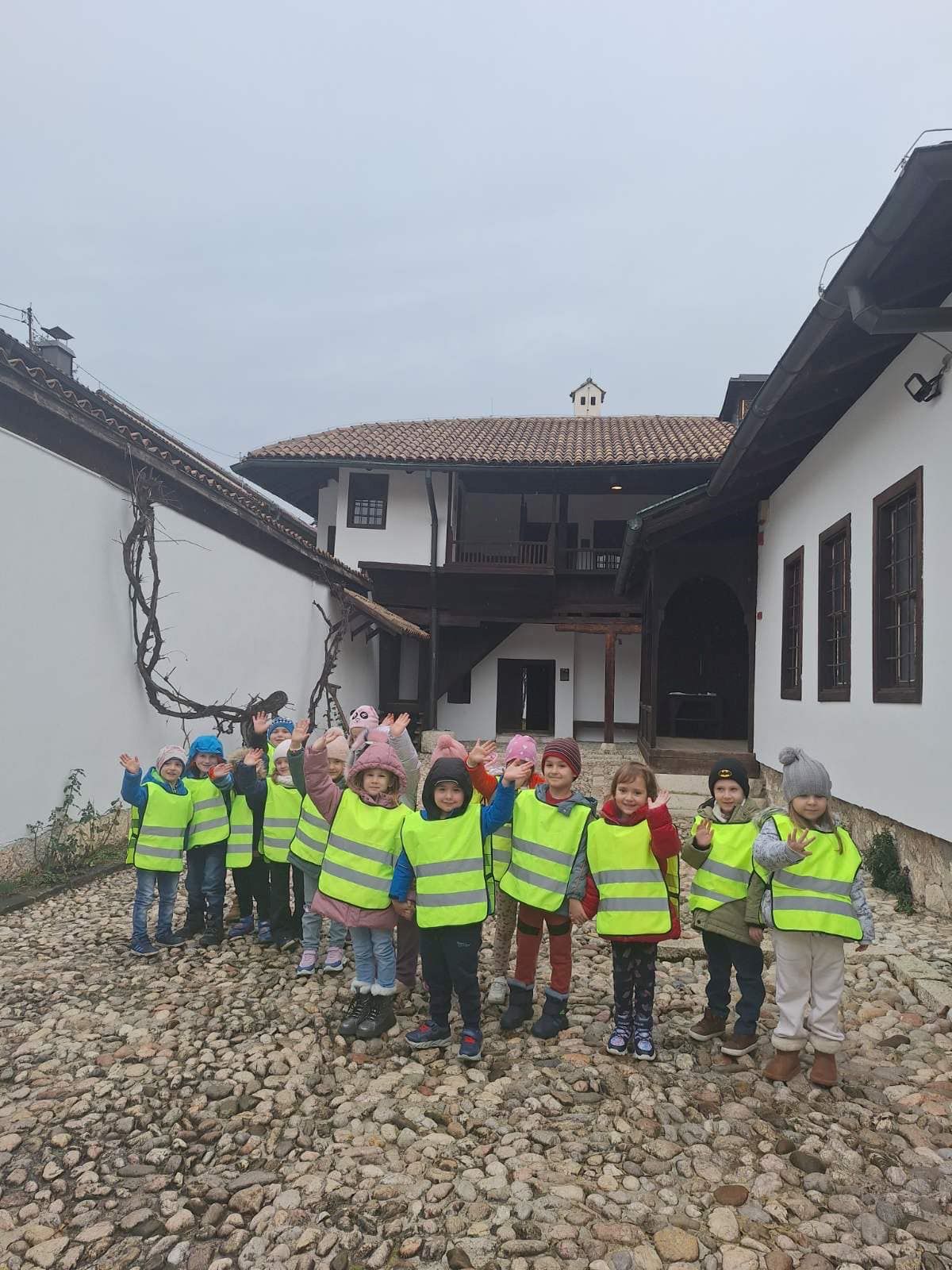 Naše muzejske depandanse Svrzina kuću, Despića kuću i Muzej Jevreja posjetili su gimnazijalci Dobrinjske gimnazije i IV gimnazije Ilidža, kao i polaznici vrtića Zeko i osnovci OŠ Malta.